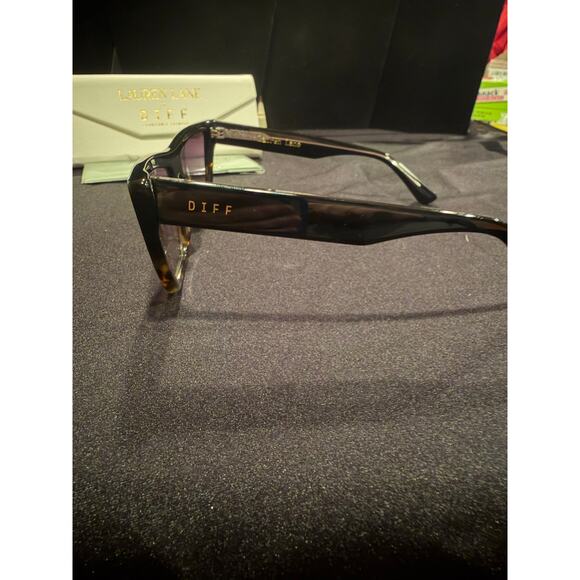 DIFF Lauren Lane Charitable Eyewear Ombré Brown main image 6